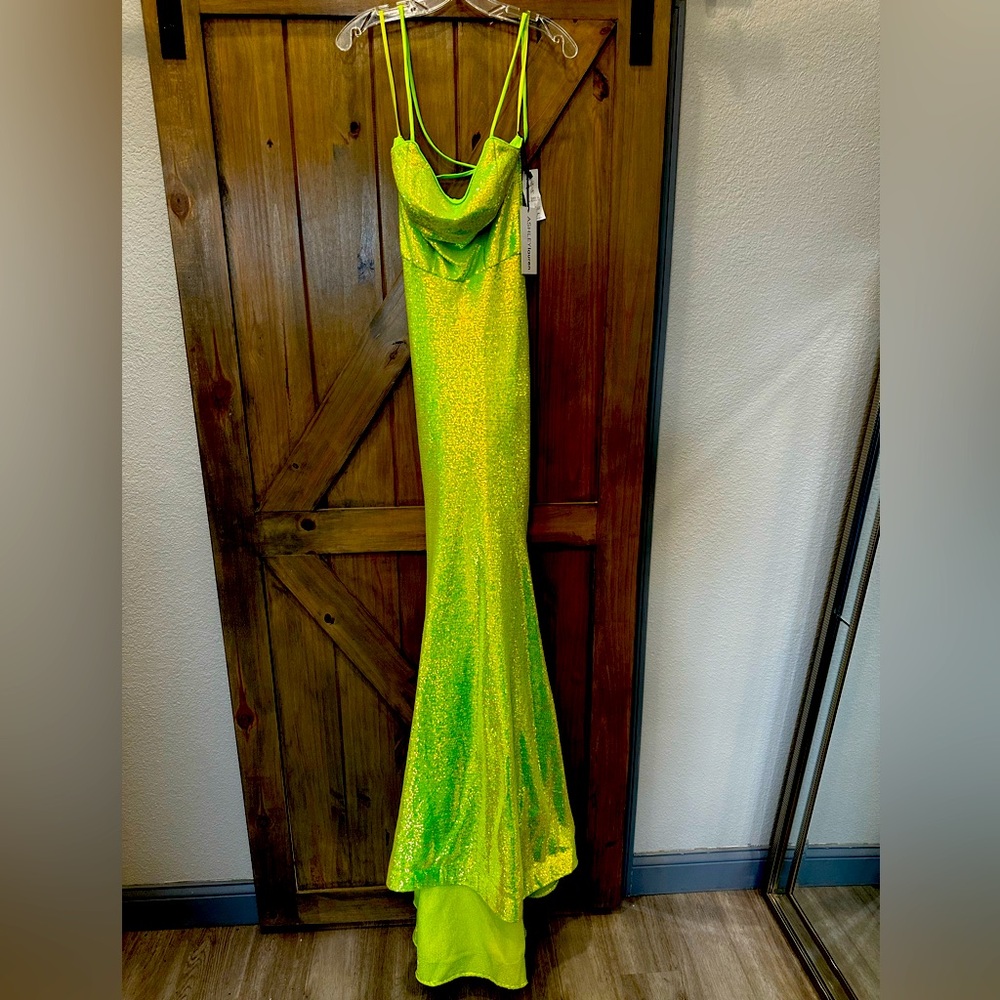 NEW Ashley Lauren Neon Green Prom Dress Size 0